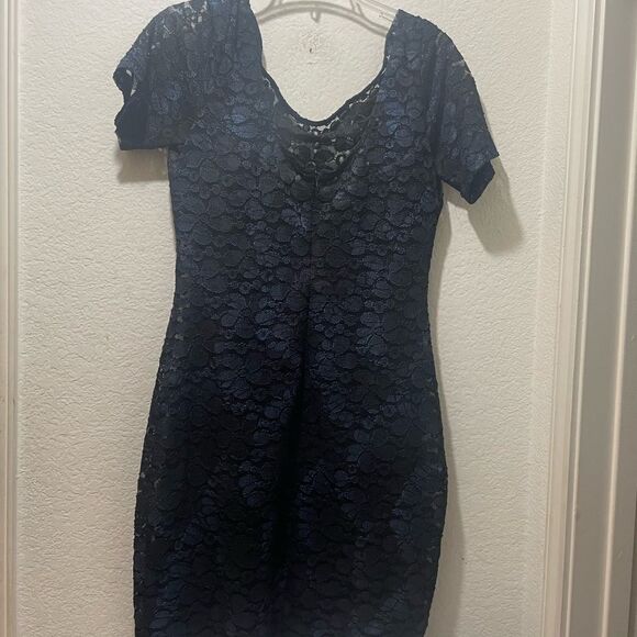 Belle Badgley Mischka navy lace overlay midi dress - Picture 6 of 10